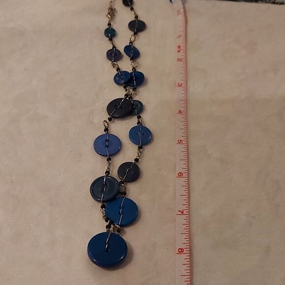 9 Assorted Necklaces - Picture 6 of 11